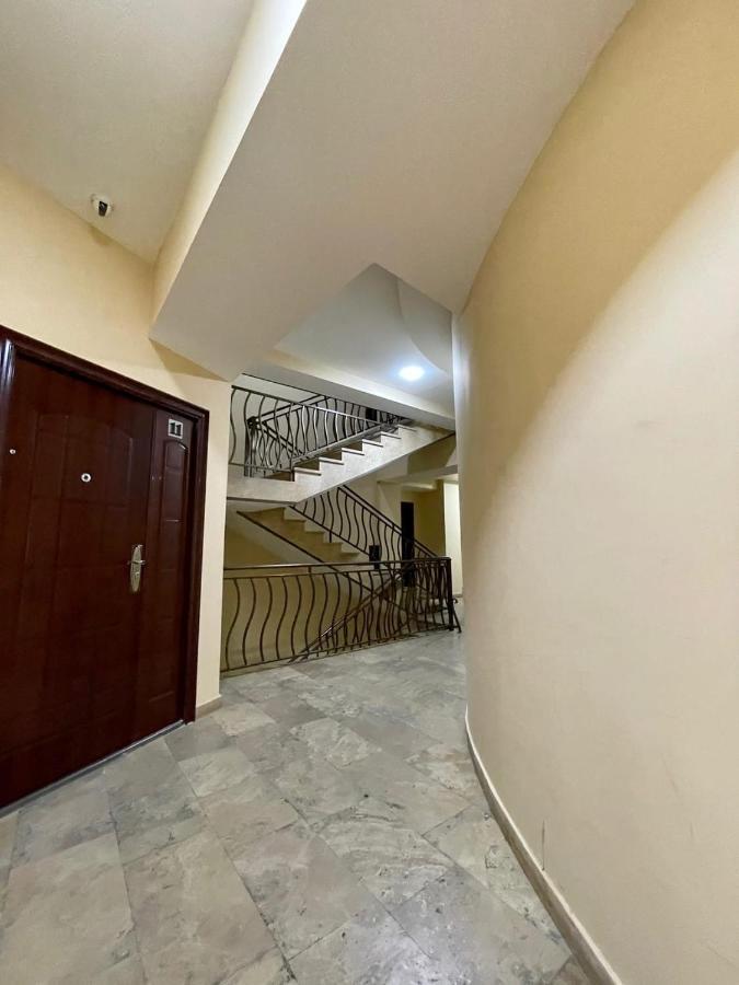 Armenak Apartment No 8, Abovyan Street เยเรวาน ภายนอก รูปภาพ